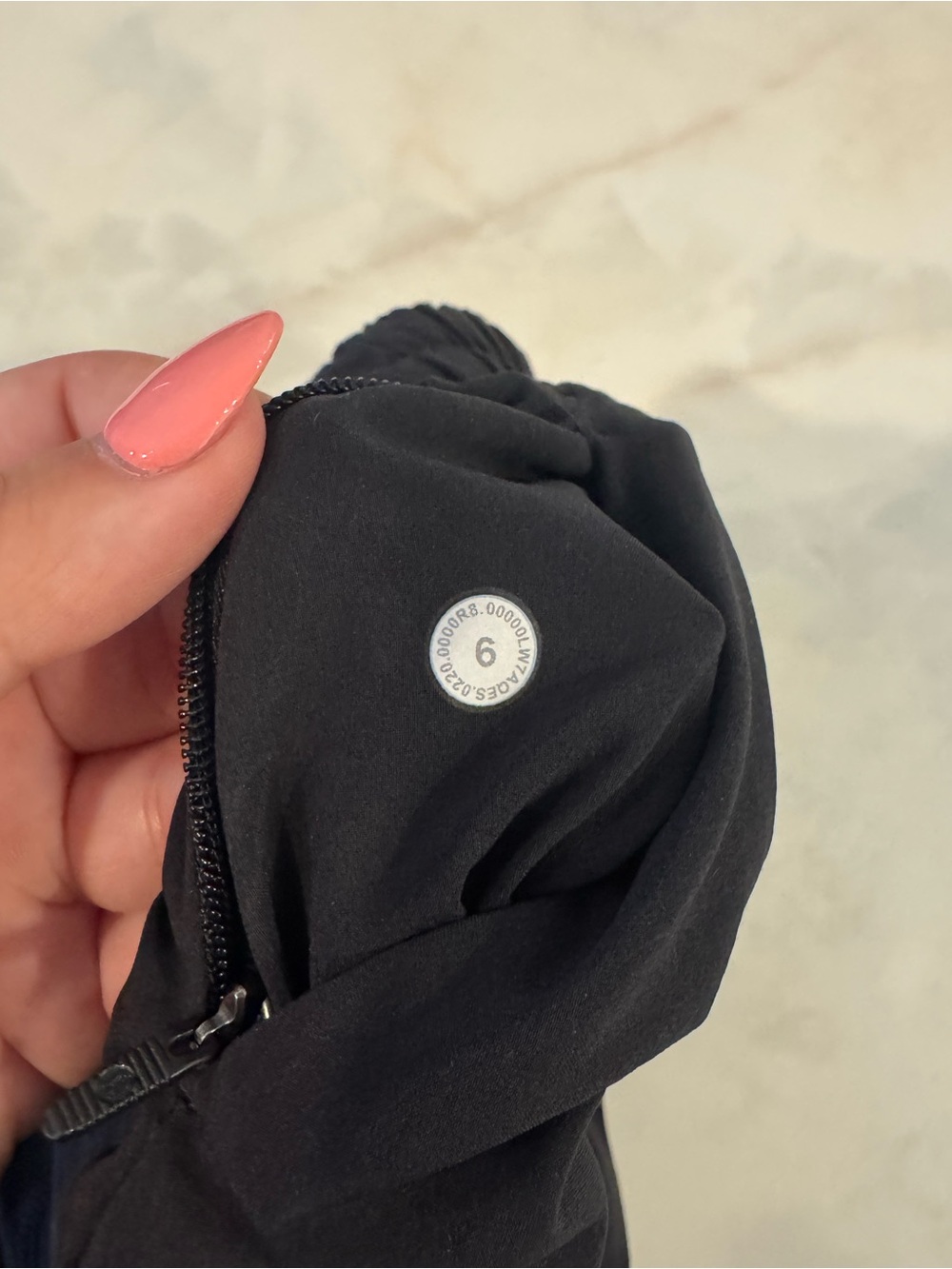 Lululemon track that mid rise lined short 5 inch - Picture 6 of 6
